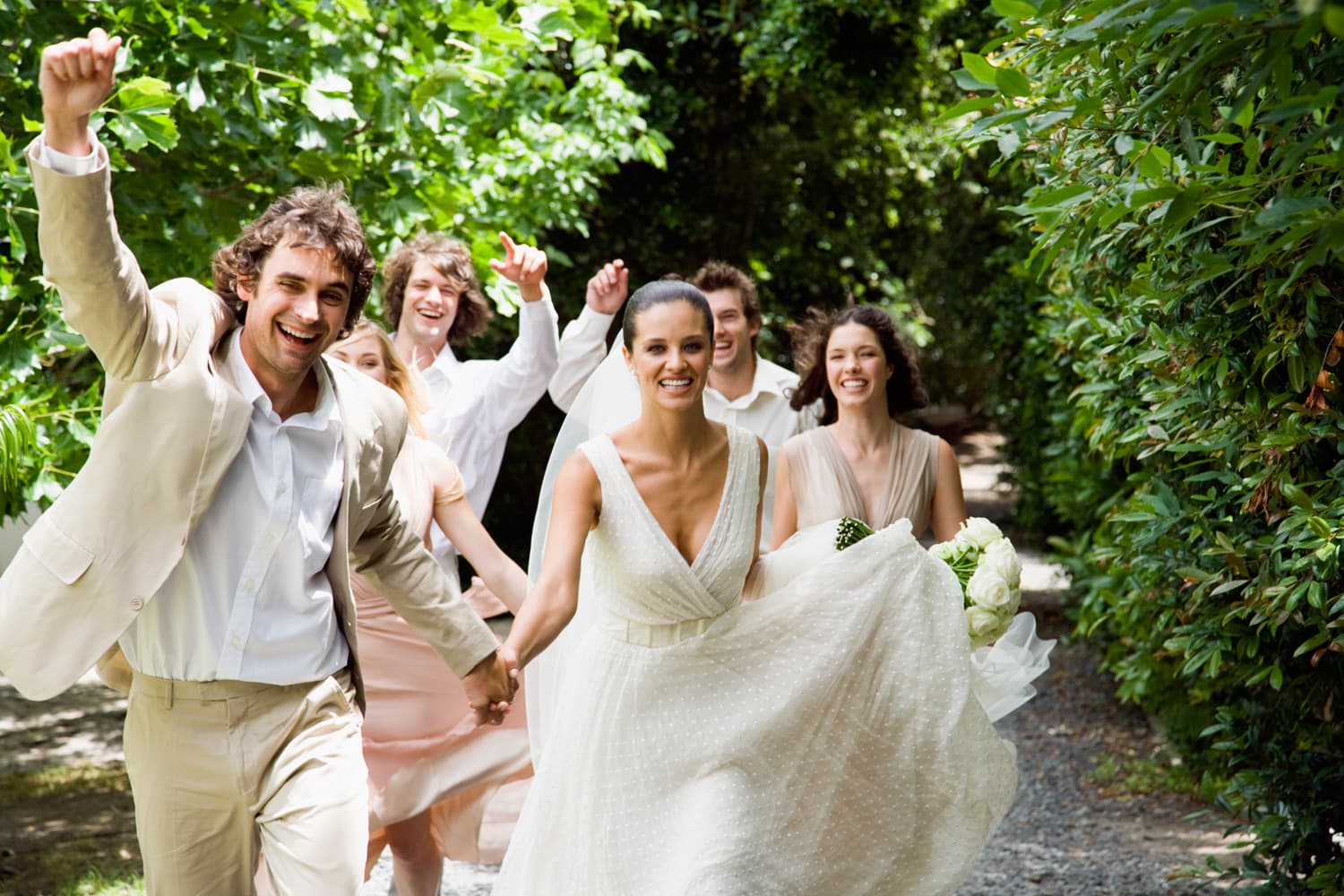 How to Coordinate Wedding Day Transportation for Large Parties in Miami